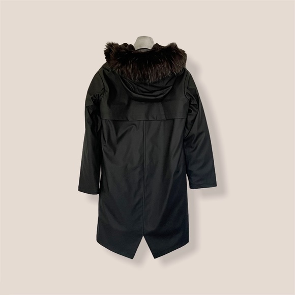 Raincoat, Windbreaker - Picture 4 of 9